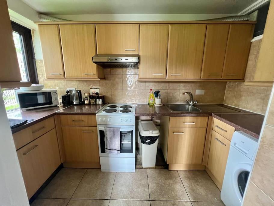 Gorgeous Flat 10 Min Walk To Stadium Free Parking London Exterior photo